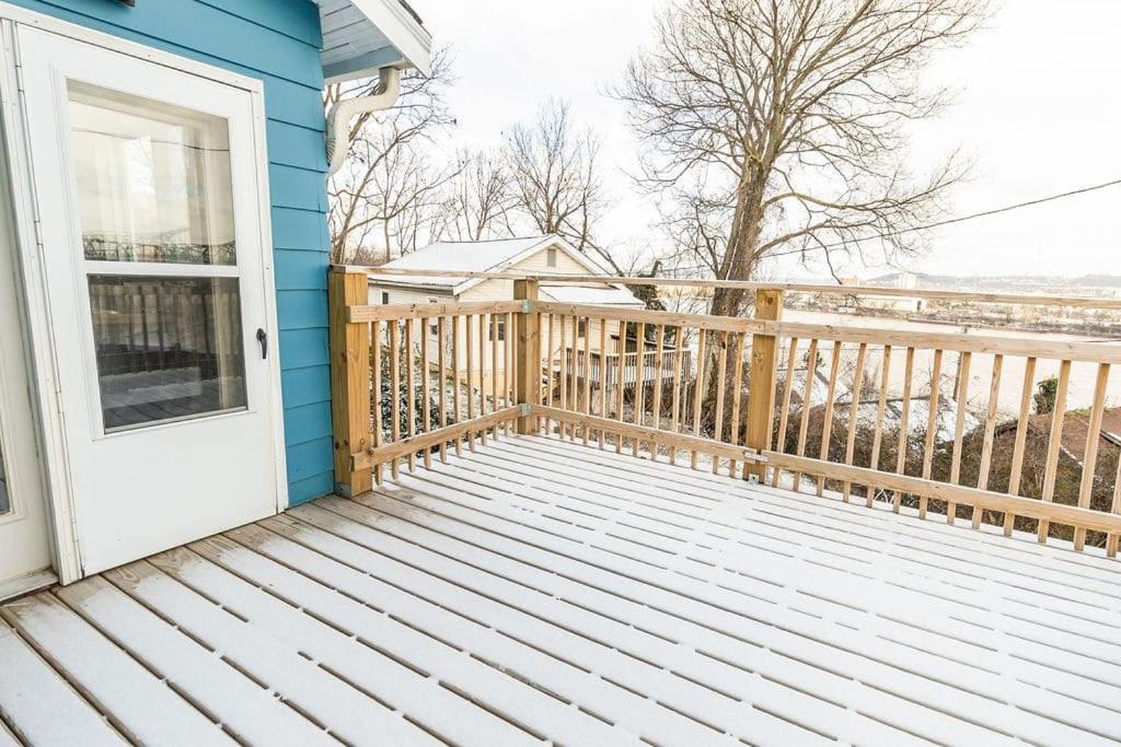 Cozy Riverfront Bungalow With Stunning Views Covington Esterno foto