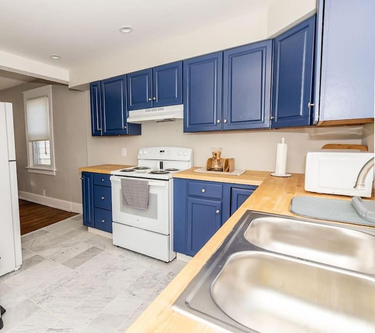 Cozy Riverfront Bungalow With Stunning Views Covington Esterno foto