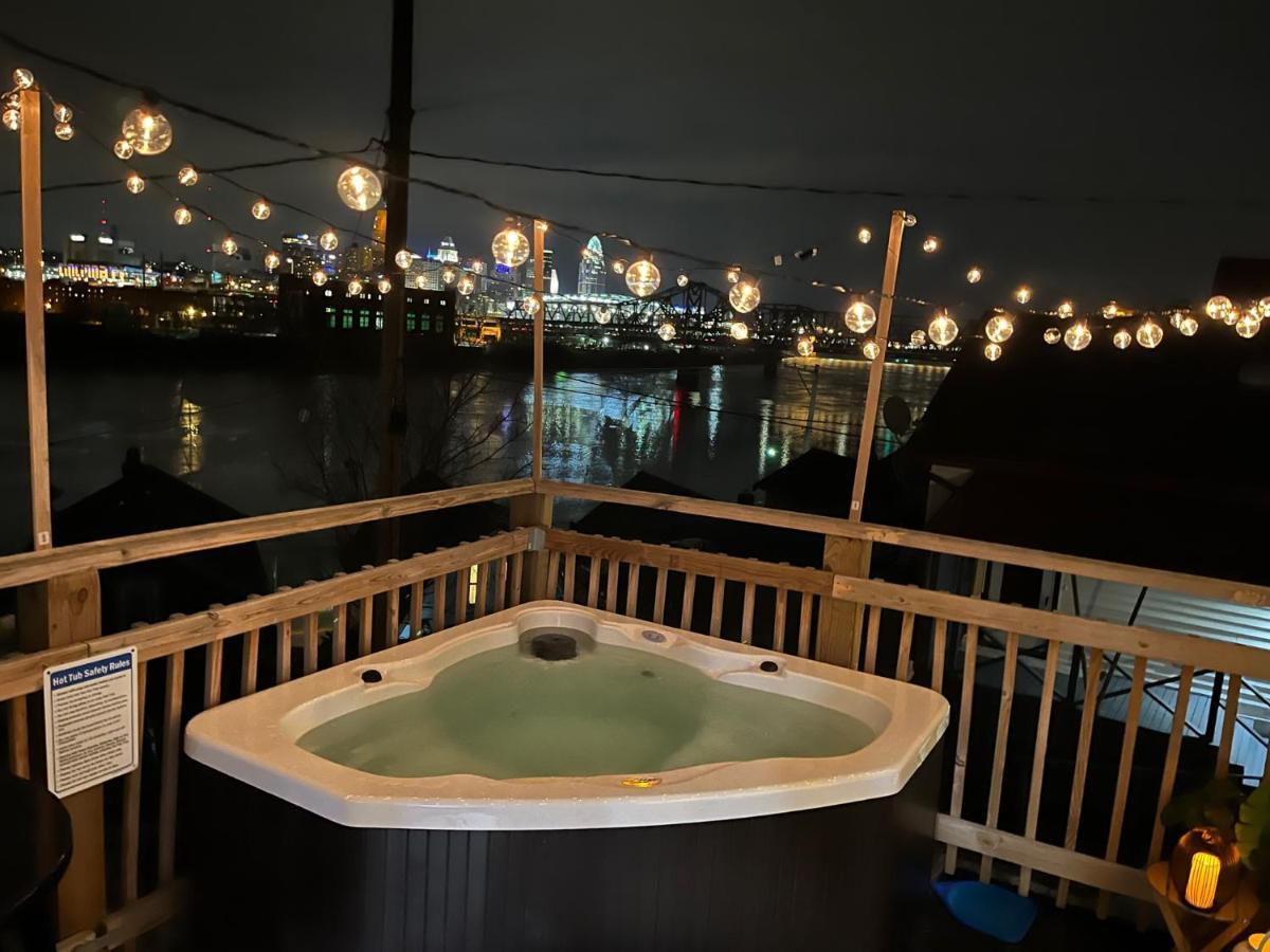 Cozy Riverfront Bungalow With Stunning Views Covington Esterno foto